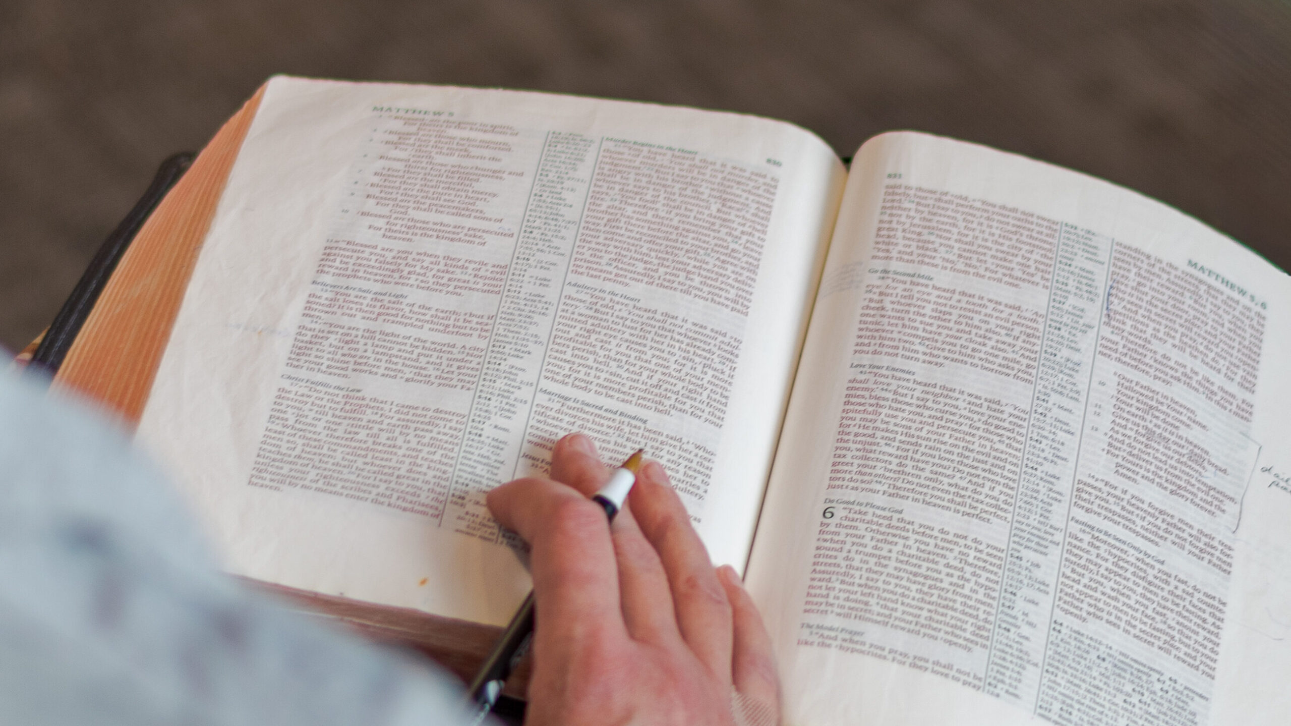 Studying the Bible with Many Hands Light Work